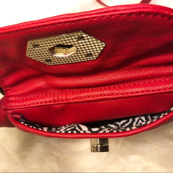 Steve Madden | Quilted Crossbody - Picture 5 of 8